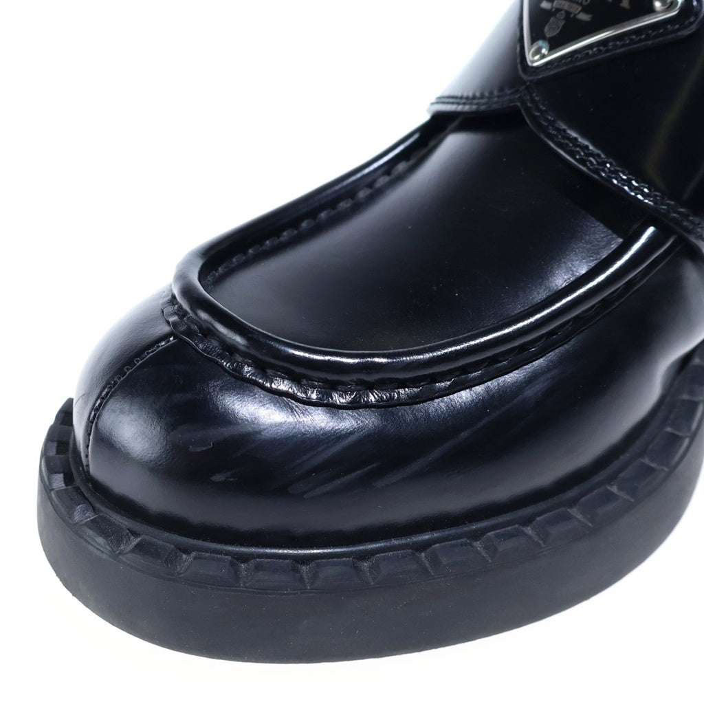 PRADA(プラダ) トラインアグルプレート ロゴ ローファー ブラック 革靴 レディース