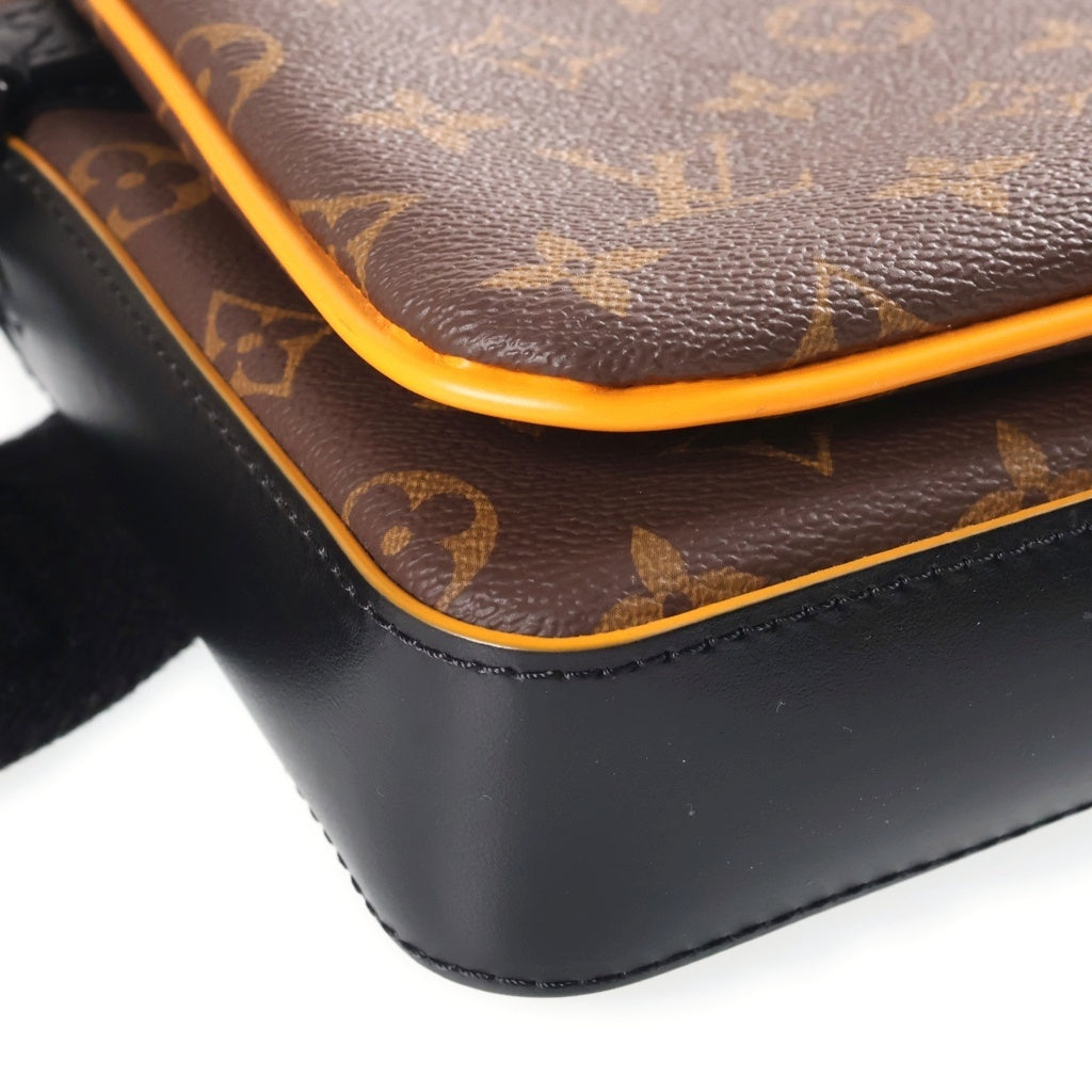LOUIS VUITTON(ルイヴィトン) モノグラムマカサー トリオメッセンジャー ショルダーバッグ ブラウン レザー×PVC M46694 ブラック金具