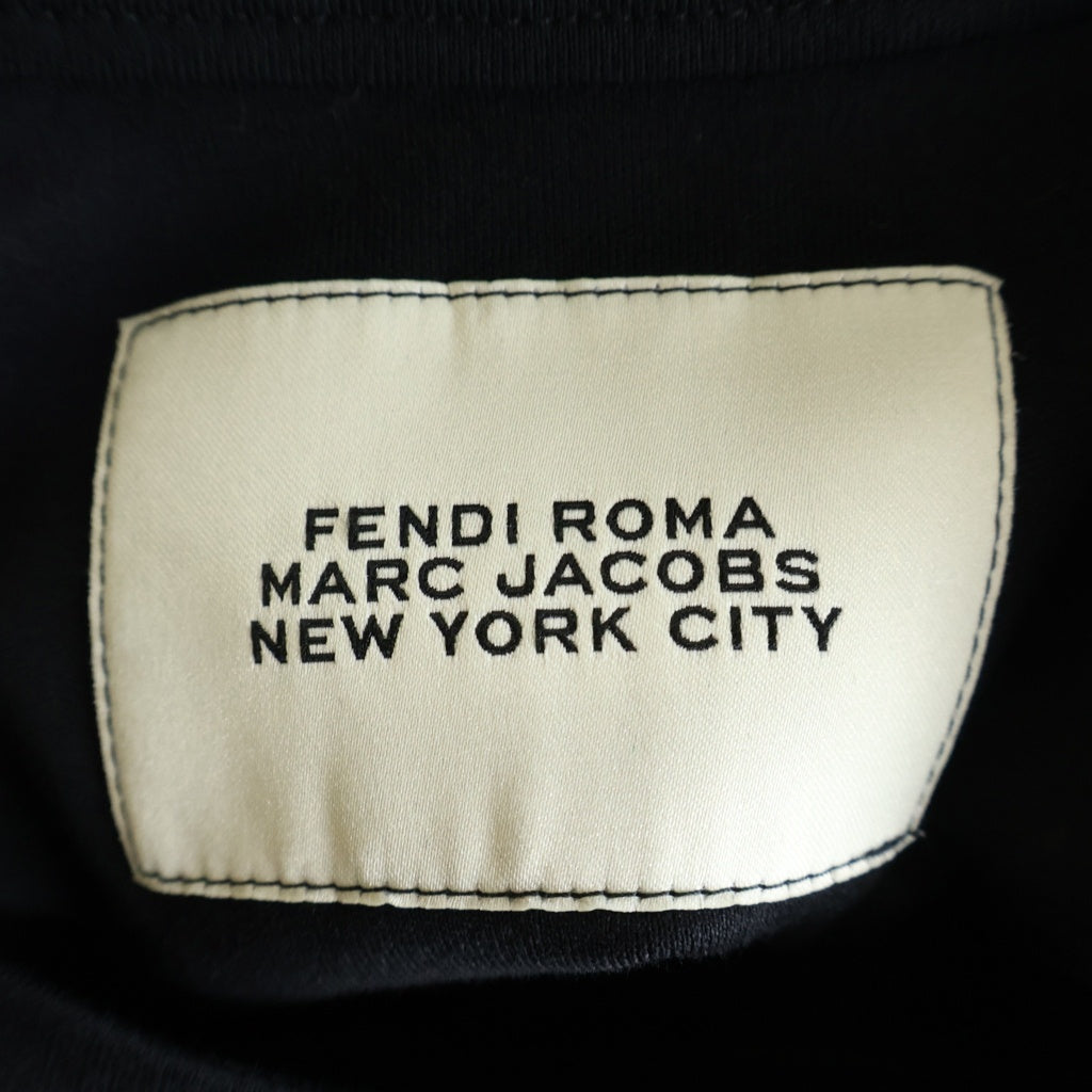 FENDI(フェンディ) FENDI MARC JACOBS THE BAGUETTE 胸ポケット半袖Tシャツ カットソー ブラック #S FY1240
