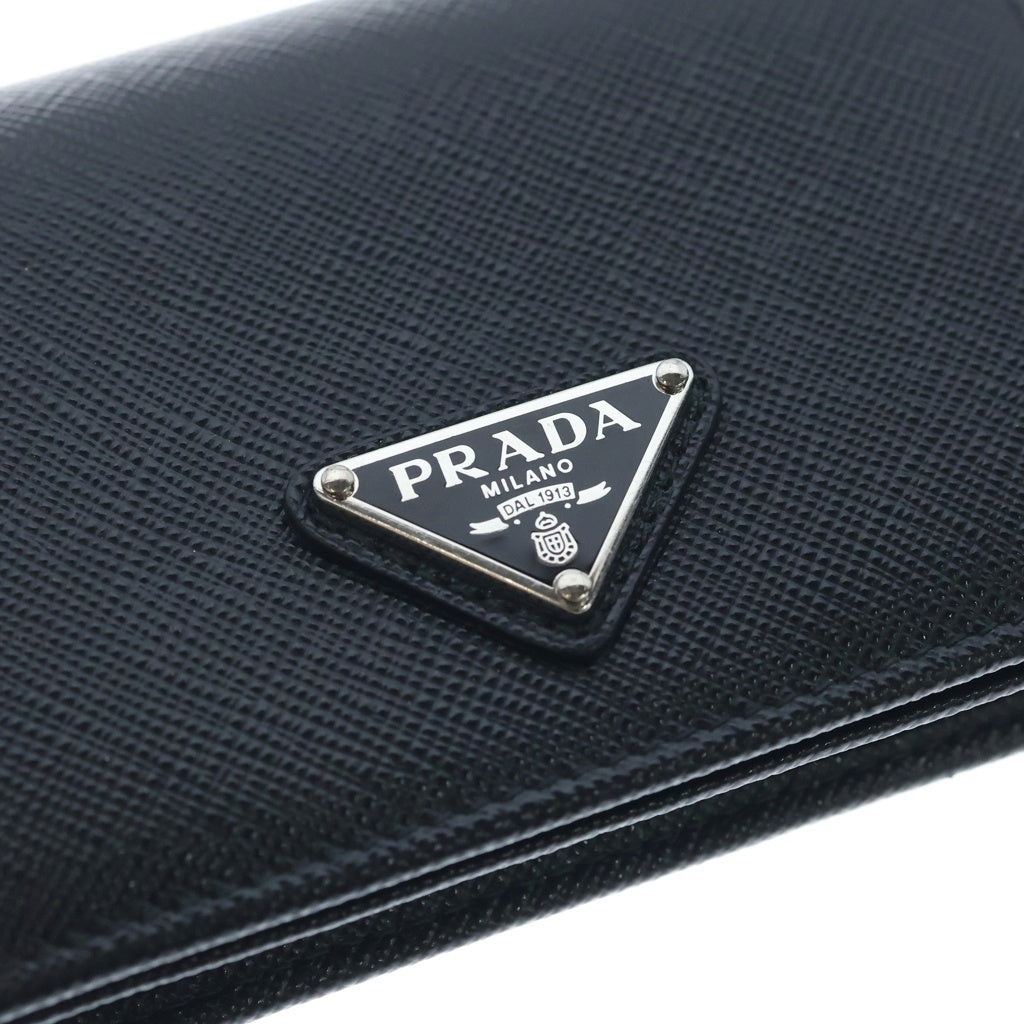 PRADA(プラダ) ロゴプレート 二つ折り財布 コンパクトウォレット サフィアーノレザー ブラック 1MV021