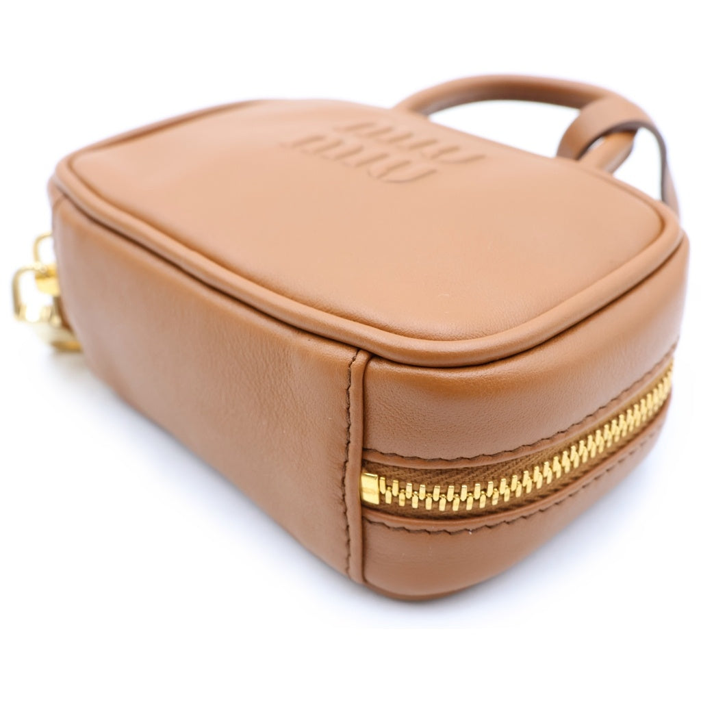 miumiu(ミュウミュウ) BEAU LEATHER MICRO-BAG ボー ロゴエンボス加工 マイクロバック レザーバッグチャーム キーホルダー ブラウン 5NR036 2F8W F0046 レディース