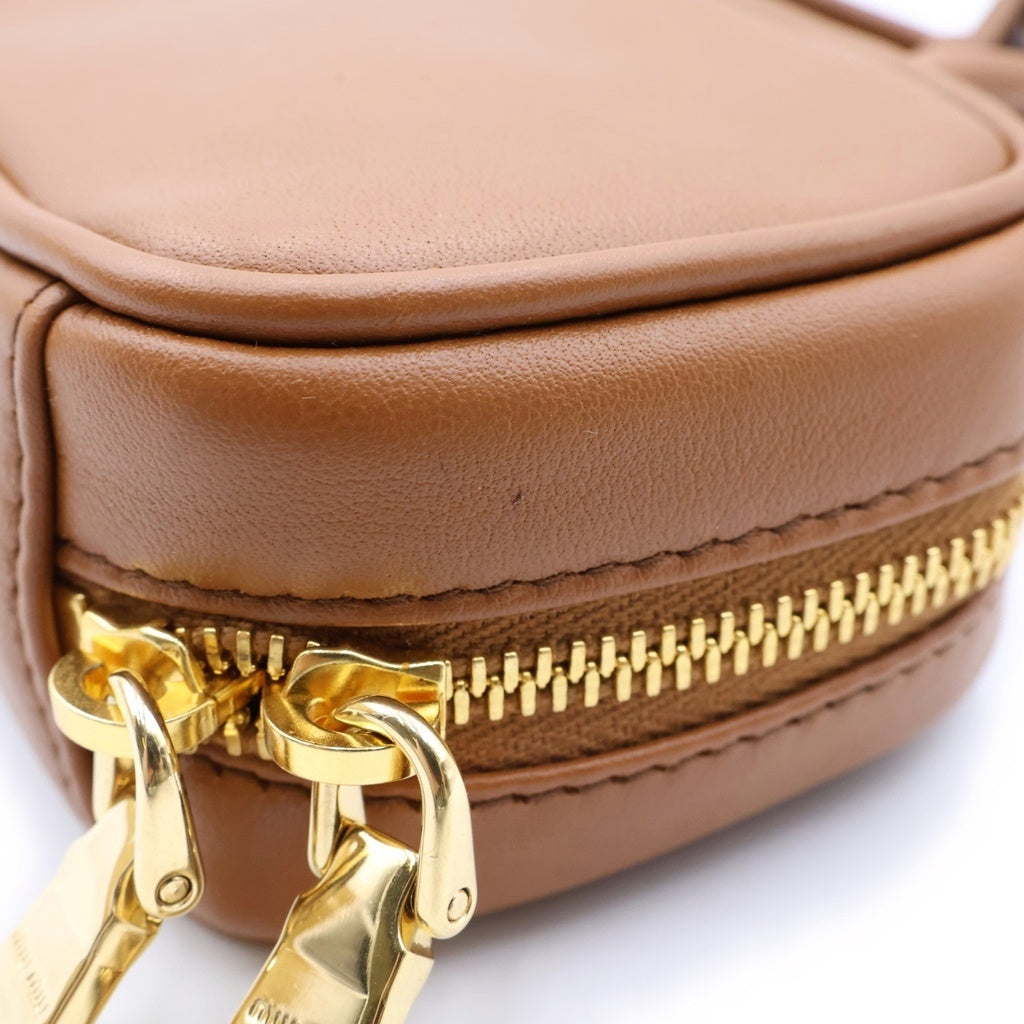 miumiu(ミュウミュウ) BEAU LEATHER MICRO-BAG ボー ロゴエンボス加工 マイクロバック レザーバッグチャーム キーホルダー ブラウン 5NR036 2F8W F0046 レディース