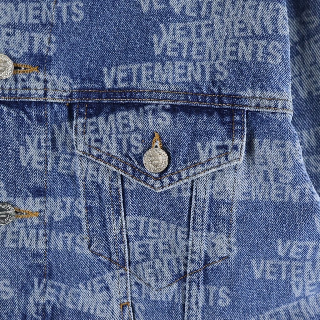 VETEMENTS(ヴェトモン) スタンプ ロゴ デニム ジャケット アウター Gジャン インディゴ