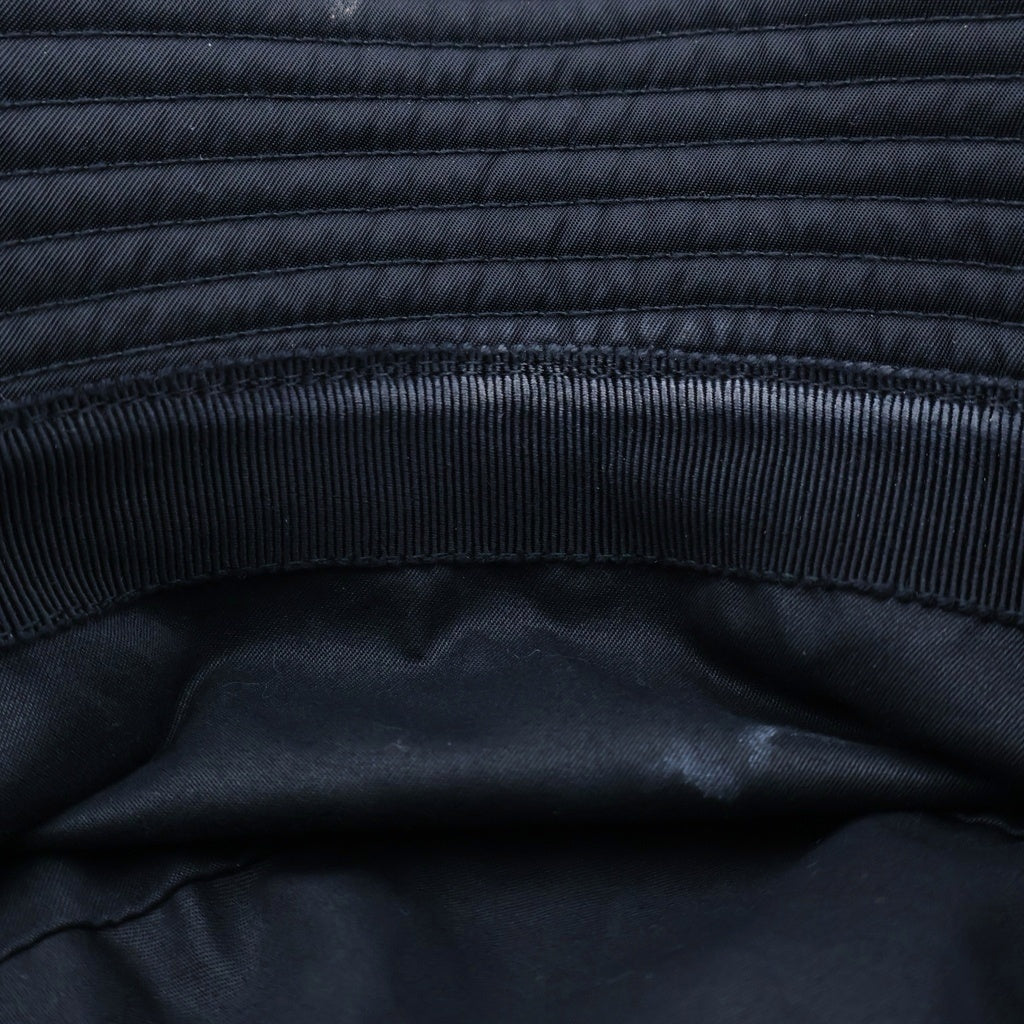 PRADA(プラダ) バケットハット 帽子 三角ロゴ ナイロン ブラック レディース