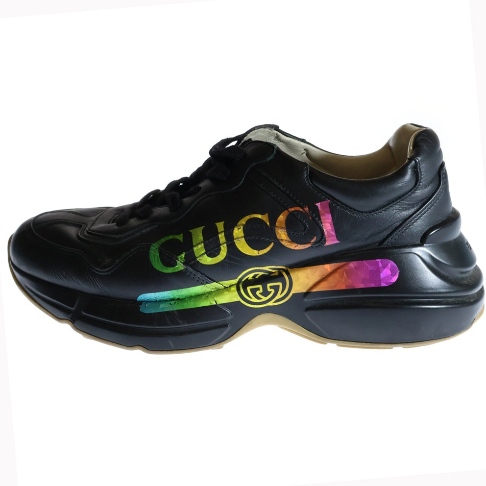 GUCCI(グッチ) RHYTON ライトン ヴィンテージロゴ プリント ローカットスニーカー ブラック/マルチカラー 552851