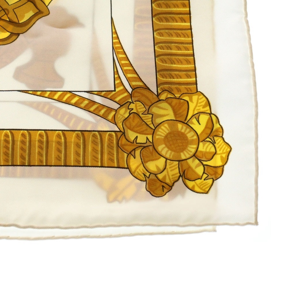 HERMES(エルメス) カレ90 羽飾りの兜 イエロー×ホワイト スカーフ シルク
