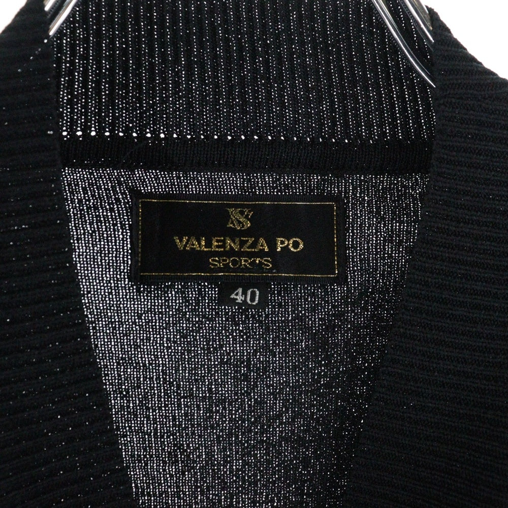 VALENZA PO(ヴァレンザポー) エンブレム ロゴワッペン レーヨン ナイロン ノースリーブ モックネック ニット セーター ベスト ブラック レディース