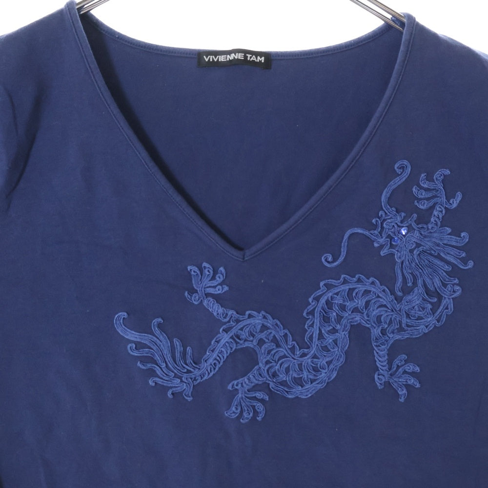 VIVIENNE TAM(ヴィヴィアンタム) ドラゴン刺繍 ビジュー刺繍Vネックカットソー 半袖Tシャツ ブルー 016-160211