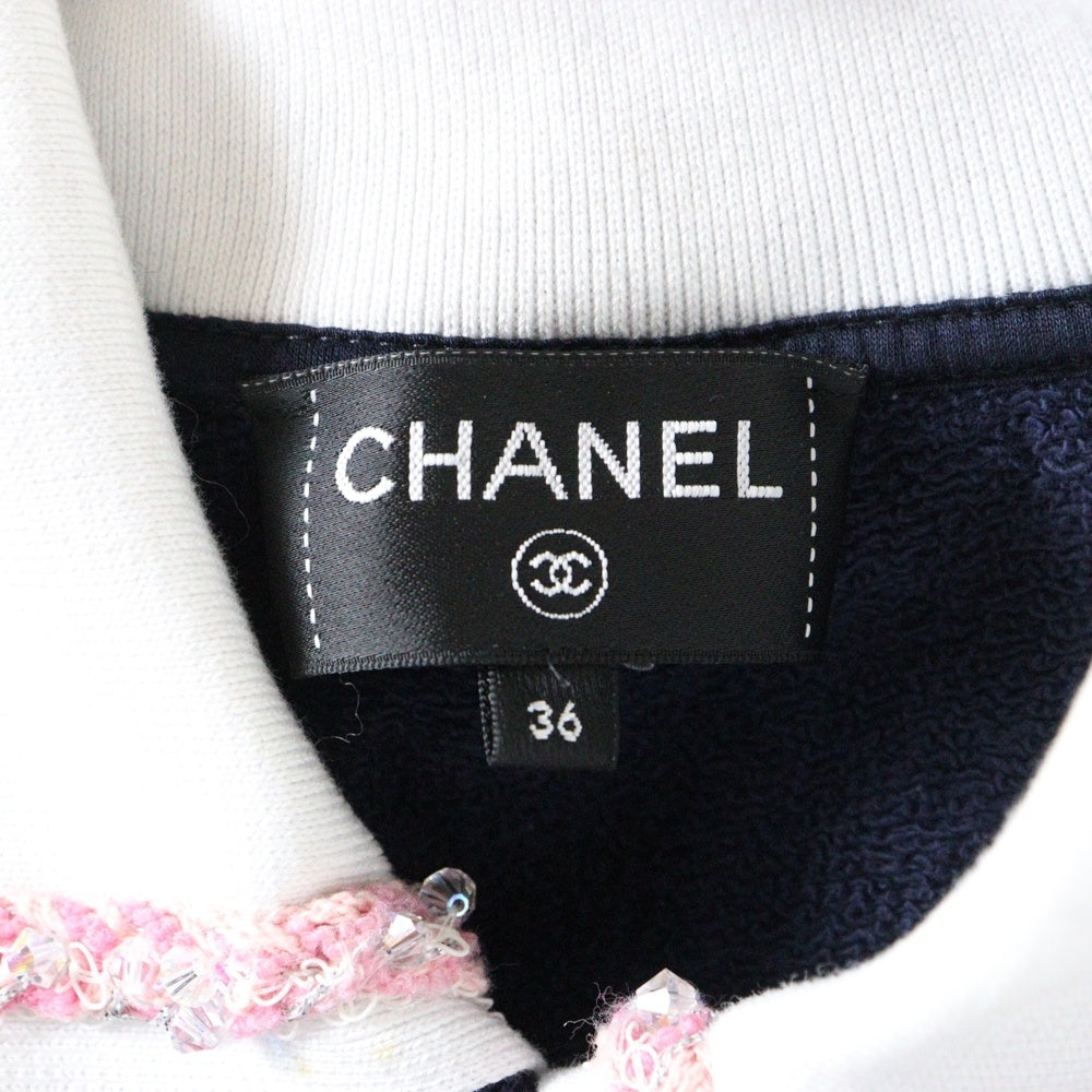 CHANEL(シャネル) スパンコール ビジュー ロゴ ワッペン ラグランスリーブ プルオーバースウェットトレーナー レディース ネイビー/ホワイト P74271K10697