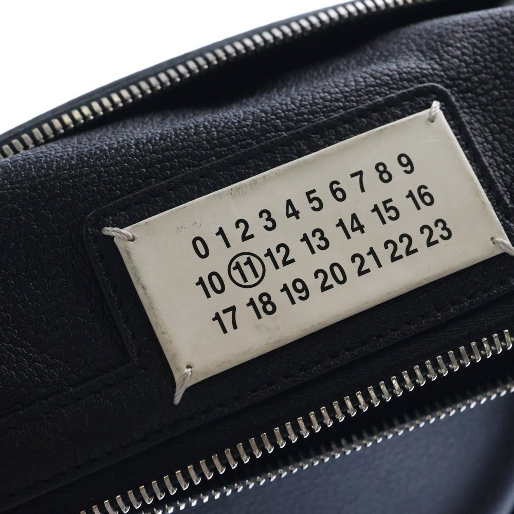 Maison Margiela 11(メゾンマルジェラ11) 5AC クラシックミニ ショルダーバッグ ハンドバッグ ブラック レザー SB1WG0037