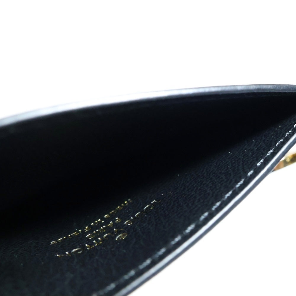 LOUIS VUITTON(ルイヴィトン) ポルトカルト クッサン モノグラム エンボスレザー LVチャーム カードケース ゴールド金具 ブラック M82748