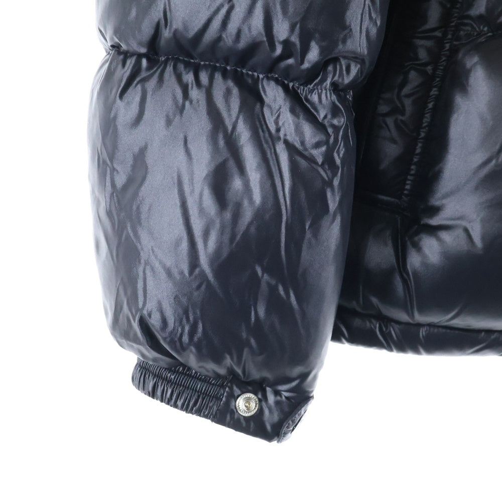 MONCLER(モンクレール) 24AW MONTBELIARD モンベリアル ワッペンロゴ トリコロールライン フーデッド ジップアップ ダウンジャケット ブラック J20911A51X00 68950