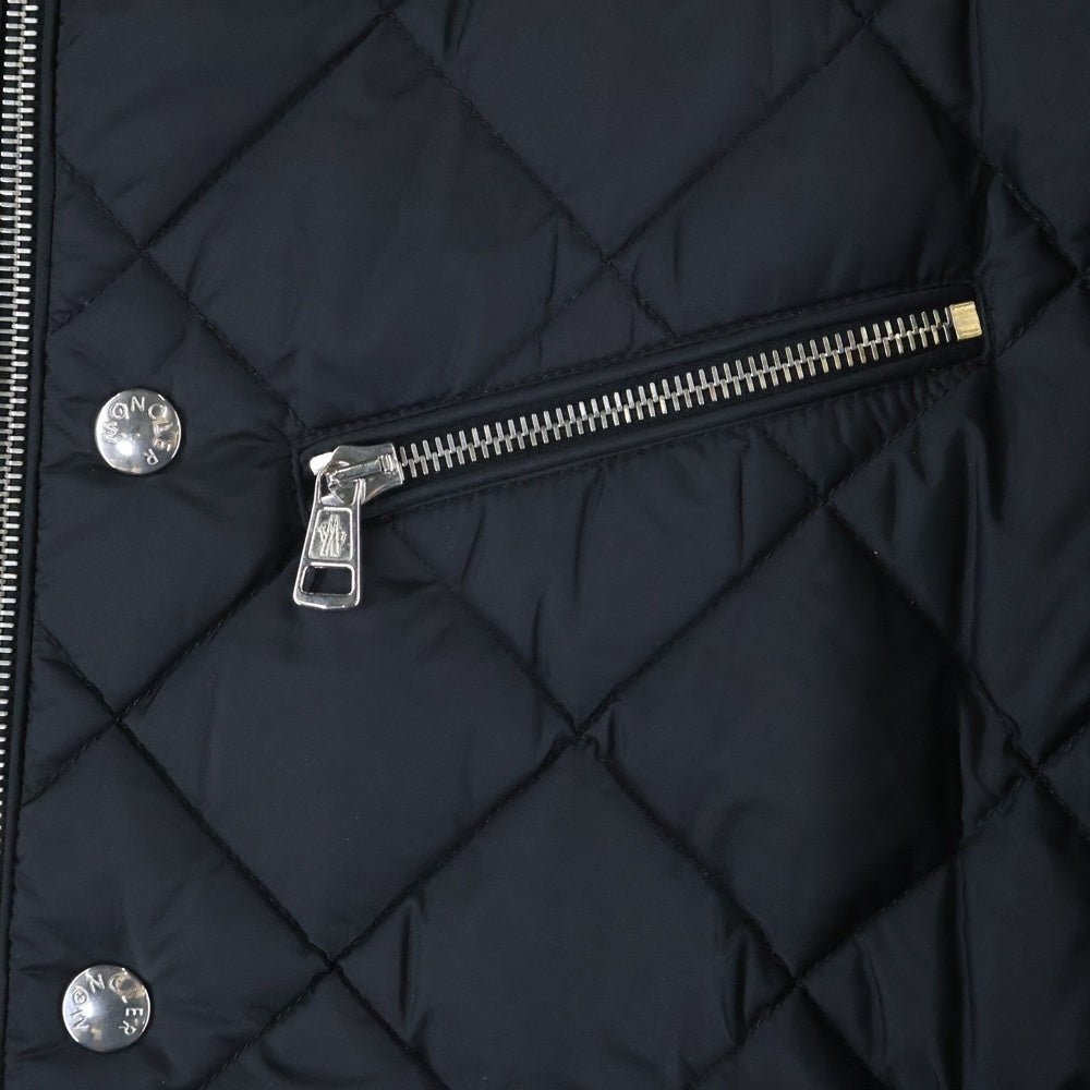 MONCLER(モンクレール) 24AW VULPIE ヴァルピー レザーワッペンロゴ キルティング ジップアップ ダウン ショート バイカージャケット ブラック J20911A00113 68352