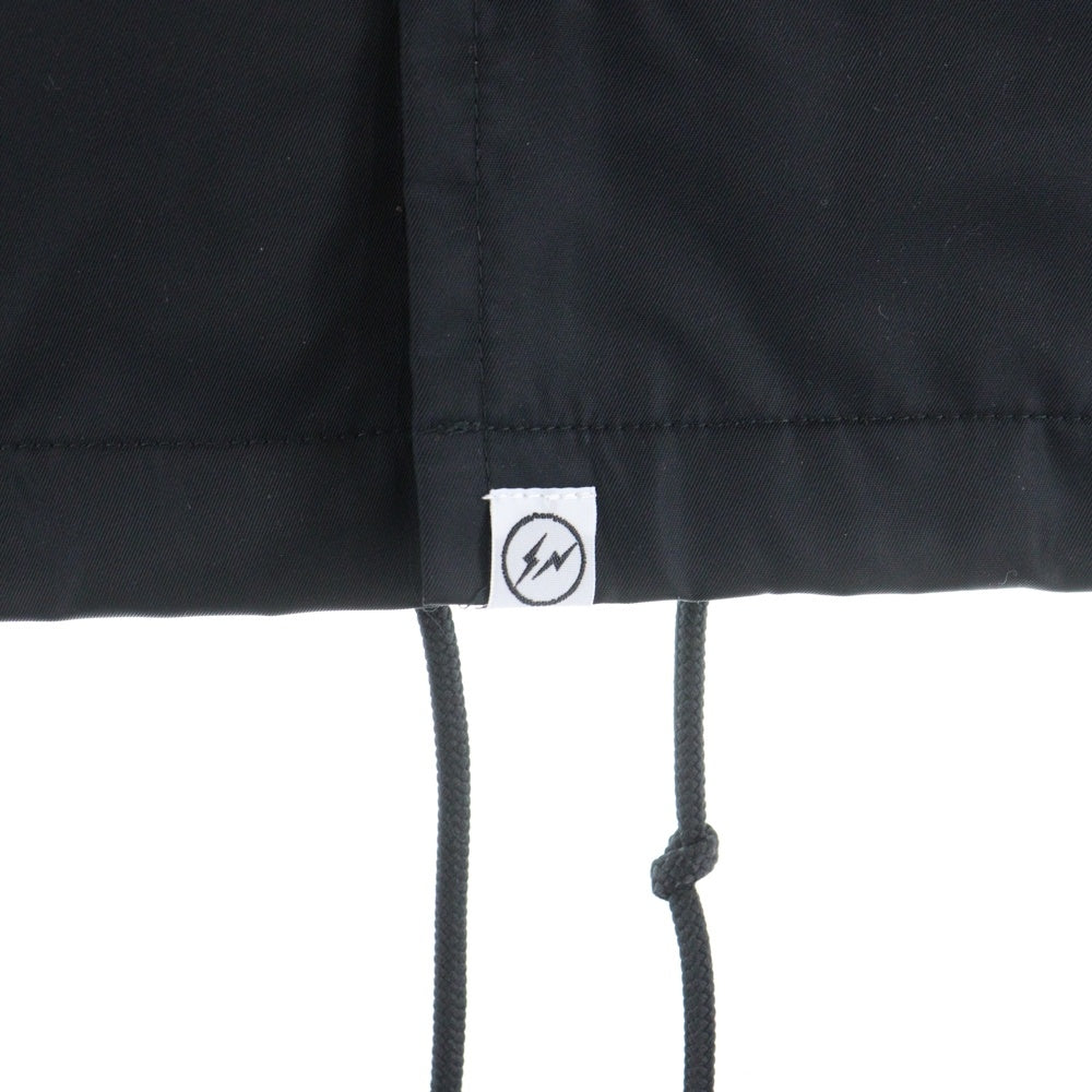 GOD SELECTION XXX(ゴッドセレクショントリプルエックス) ×FRAGMENT フラグメント バックロゴプリント ナイロン スナップボタン コーチジャケット ブラック GX-S23-FJK-01