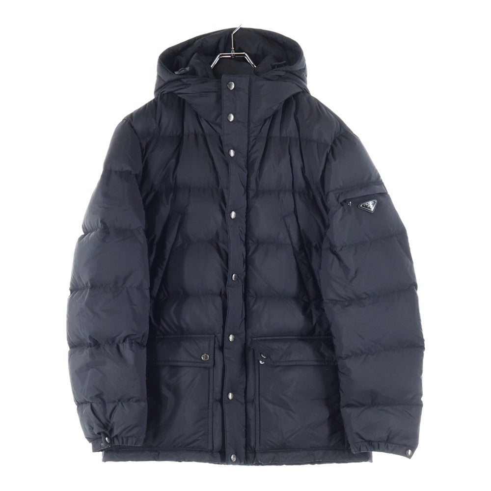 PRADA(プラダ) 21AW トライアングルロゴプレート ナイロン フーデッド ジップアップ ダウンジャケット ブラック SGH589