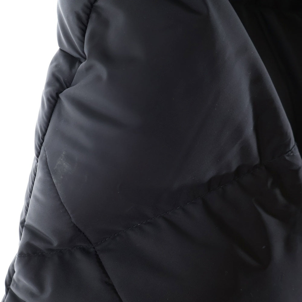 PRADA(プラダ) 21AW トライアングルロゴプレート ナイロン フーデッド ジップアップ ダウンジャケット ブラック SGH589