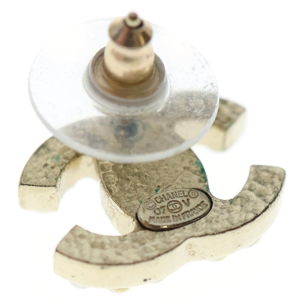 CHANEL(シャネル) ココマーク パール ロゴ ピアス ホワイト×ゴールド GP