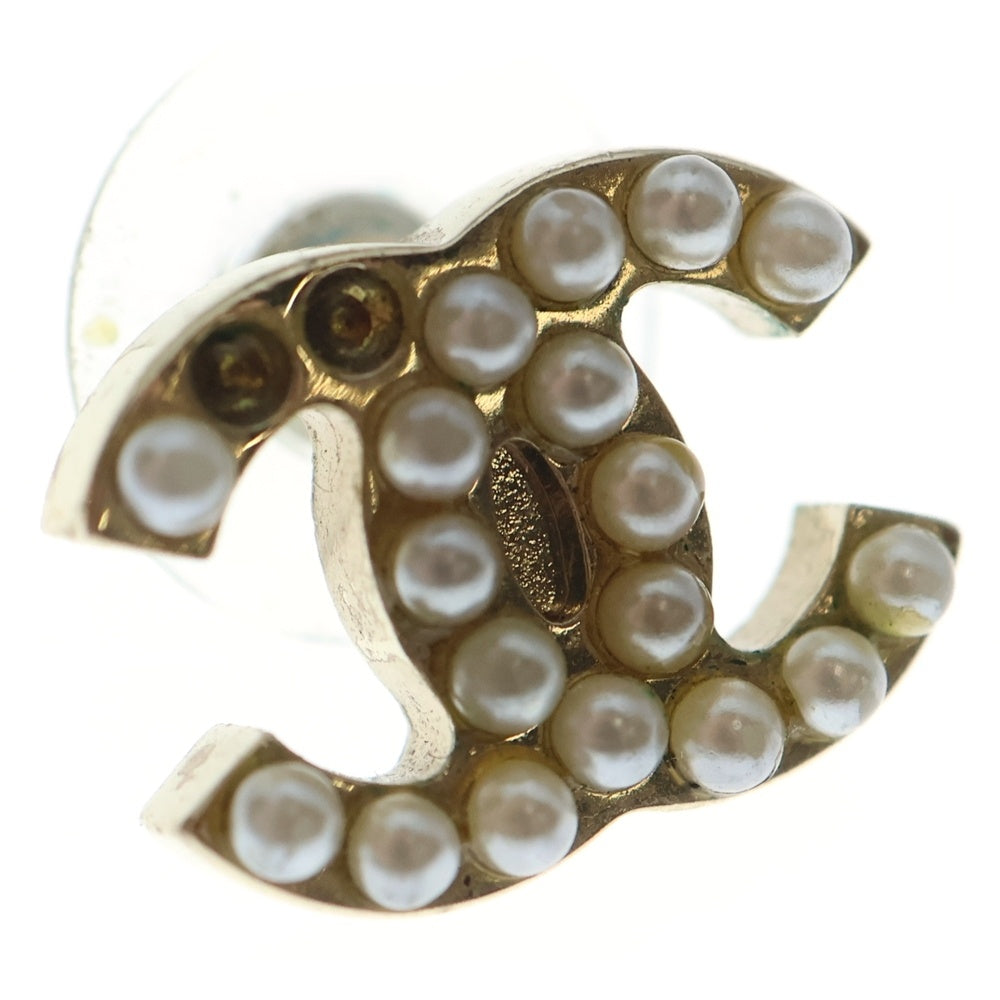 CHANEL(シャネル) ココマーク パール ロゴ ピアス ホワイト×ゴールド GP