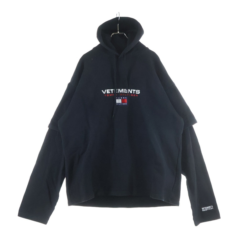 VETEMENTS(ヴェトモン) 18SS ×TOMMY HILFIGER トミーヒルフィガー ロゴ刺繍 レイヤードスリーブ プルオーバースウェットパーカー フーディー ブラック WSS18TR24