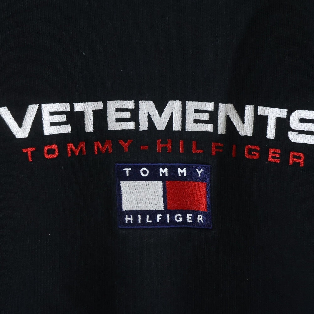 VETEMENTS(ヴェトモン) 18SS ×TOMMY HILFIGER トミーヒルフィガー ロゴ刺繍 レイヤードスリーブ プルオーバースウェットパーカー フーディー ブラック WSS18TR24
