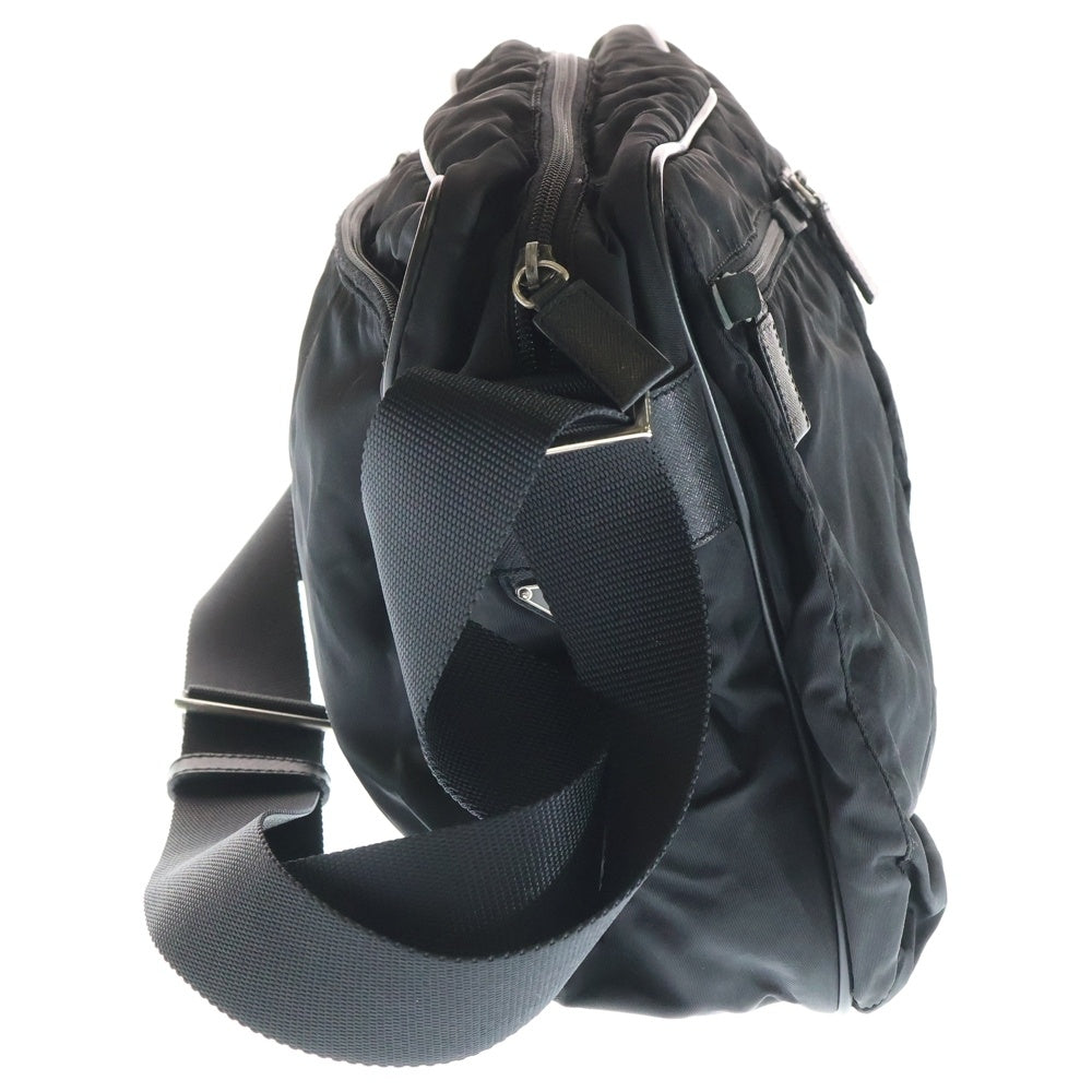 PRADA(プラダ) トライアングルロゴプレート メッセンジャー ショルダーバッグ シルバー金具 ブラック VA0350