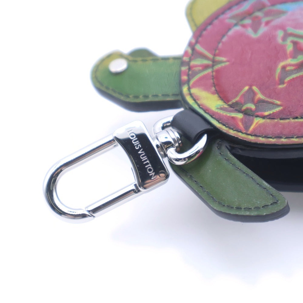 LOUIS VUITTON(ルイヴィトン) LV タートル バッグチャーム 小物入れ コインケース マルチカラー グリーン M02398 シルバー金具 レディース