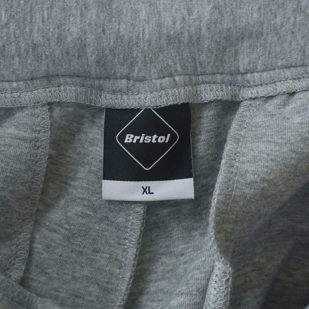 F.C.R.B./F.C.Real Bristol/FCRB(エフシーアールビー/エフシーレアルブリストル) 24SS TECH SWEAT TRAINING PANTS ロゴプリント テックスウェット トレーニング ジョガーパンツ グレー FCRB-240045