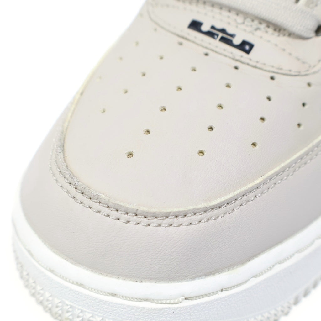NIKE(ナイキ) ×LeBron James AIR FORCE 1 LOW Strive For Greatness レブロン ジェームズ エアフォース1 ローカットスニーカー ベージュ US9.5/27.5cm DC8877-200