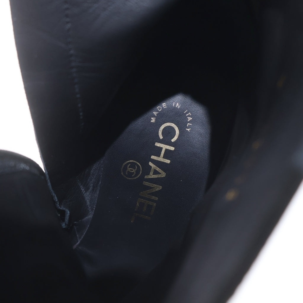 CHANEL(シャネル) ロゴプレート レザー ヒール ポインテッドトゥ サイドジップ ショートブーツ シューズ ブラック レディース G33115
