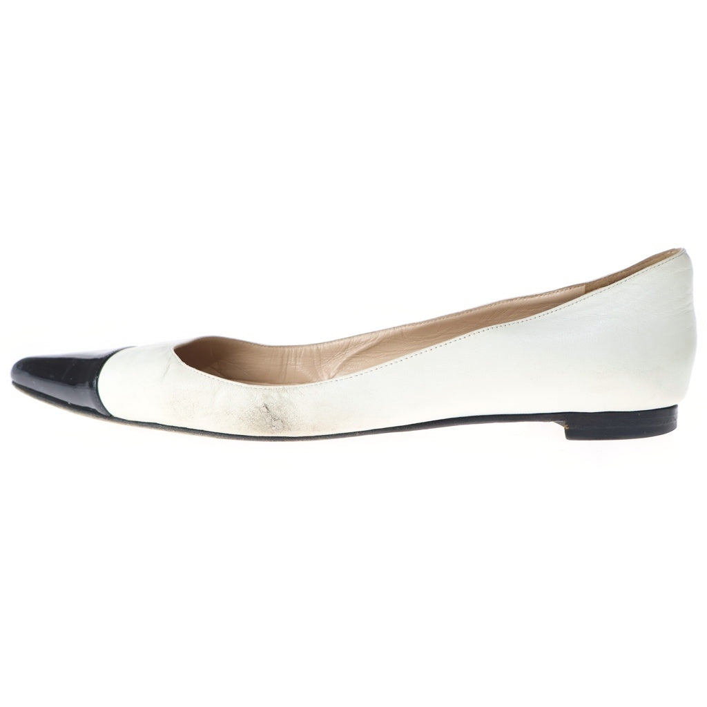 MANOLO BLAHNIK(マノロブラニク) パテント コンビレザー フラットシューズ パンプス ホワイト/ブラック レディース