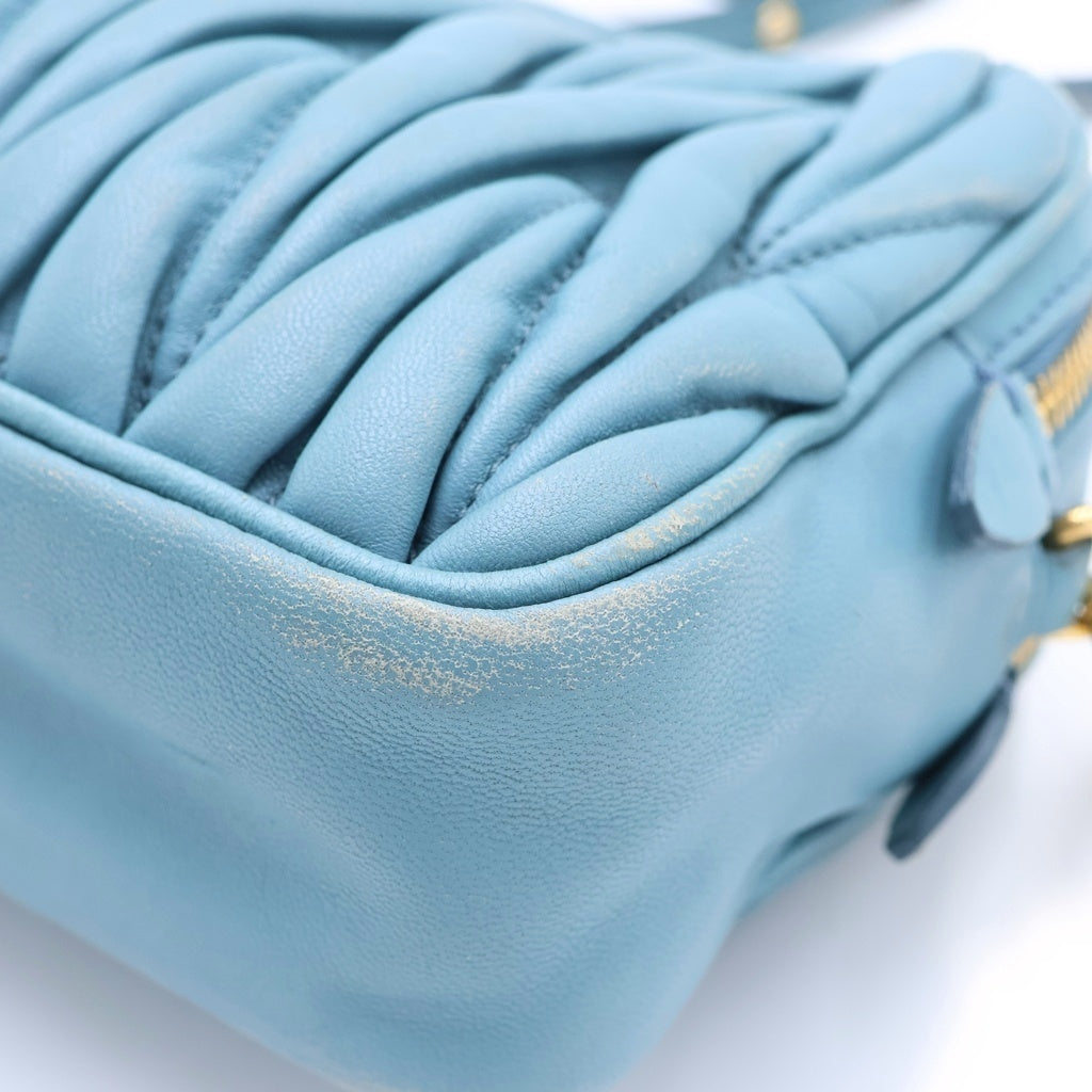 miumiu(ミュウミュウ) マテラッセ レザー ゴールド金具 チェーン ショルダーバッグ ライトブルー レディース
