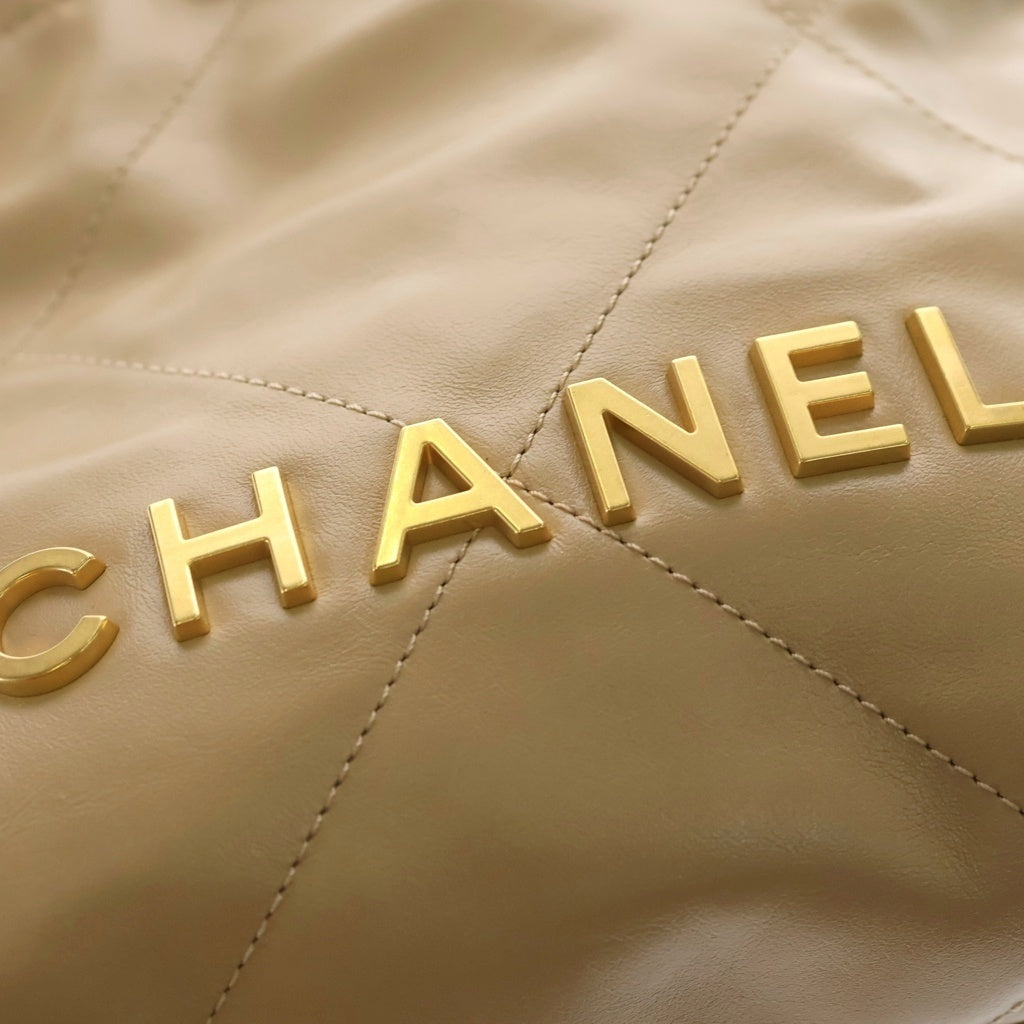CHANEL(シャネル) マトラッセ シャネル22 ミニ カーフスキン ゴールド金具 2WAY チェーン ハンドバッグ ショルダーバッグ プレート ベージュ レディース