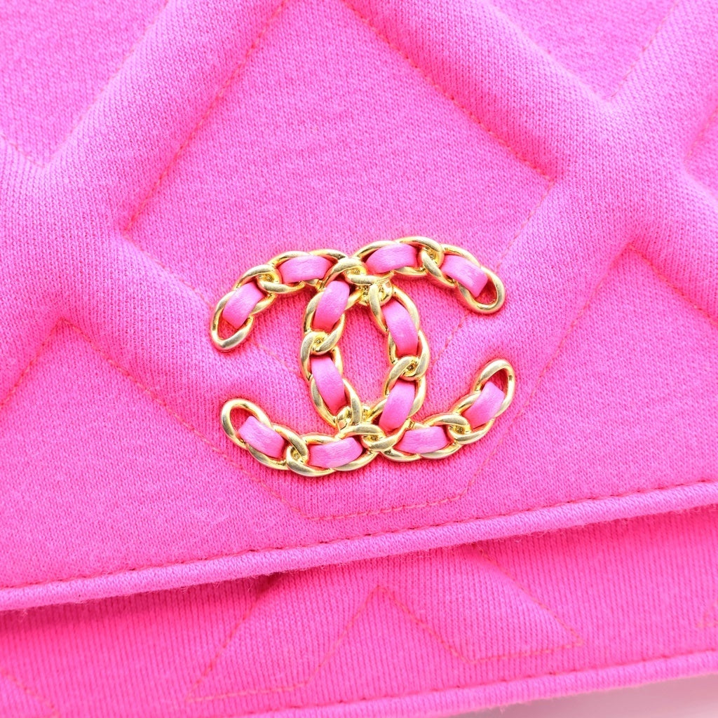 CHANEL(シャネル) シャネル19 マトラッセ ココマーク ジャージー ラムスキン コンビ金具 チェーン ショルダーバッグ ピンク レディース