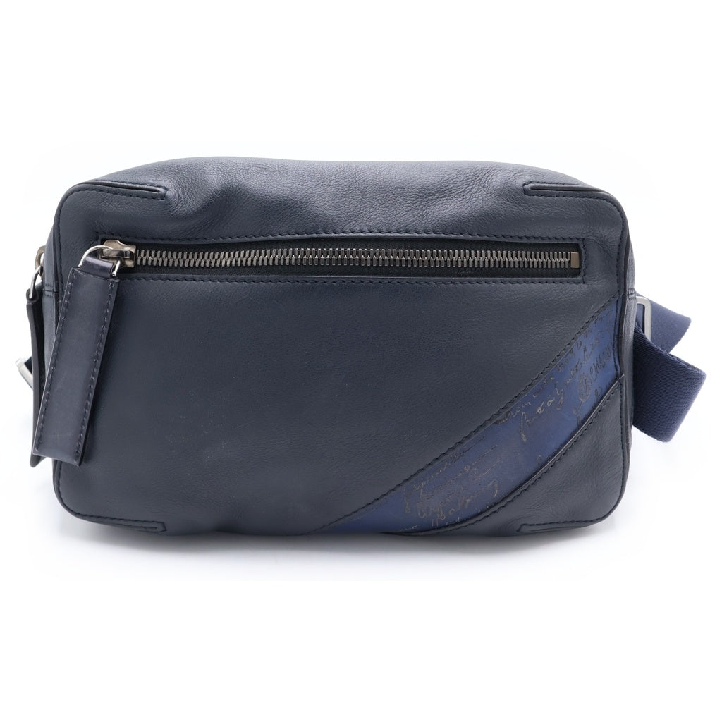 Berluti(ベルルッティ) カリグラフィ パイロット レザー ボディバッグ ショルダーバッグ ブラック