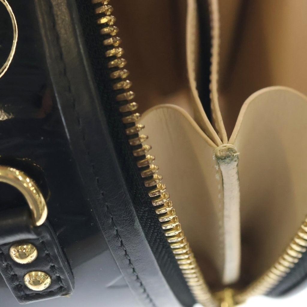 LOUIS VUITTON(ルイヴィトン) ヴェルニ ミニボワットシャポー ショルダーバッグ ミニバッグ ブラック ノワール パテントレザー M90469 ゴールド金具 レディース