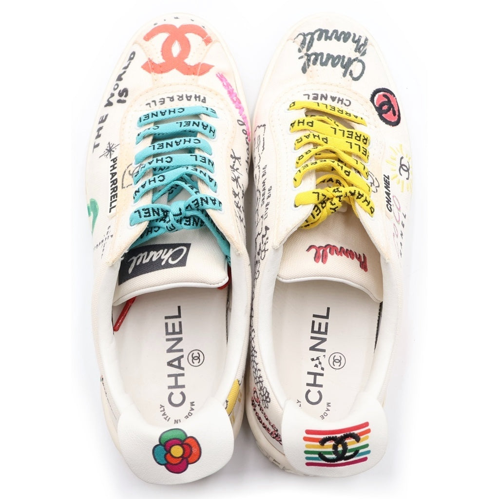 CHANEL(シャネル) ×ファレルウィリアムス ココマーク ペイントデザイン ローカットスニーカー シューズ ホワイト レディース