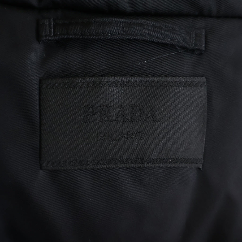 PRADA(プラダ) 25AW ミディアムウェイト Re-Nylon ダウンジャケット グースダウン トライアングルロゴ ナイロン ブラック SGC921