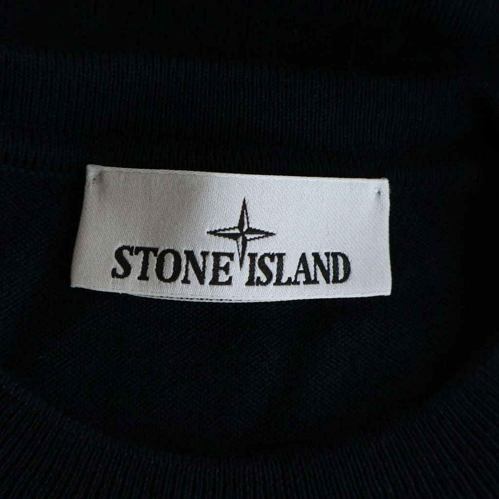 STONE ISLAND(ストーンアイランド) ロゴパッチ クルーネック ウール 長袖 ニット セーター ブラック K2S155100071S00C4