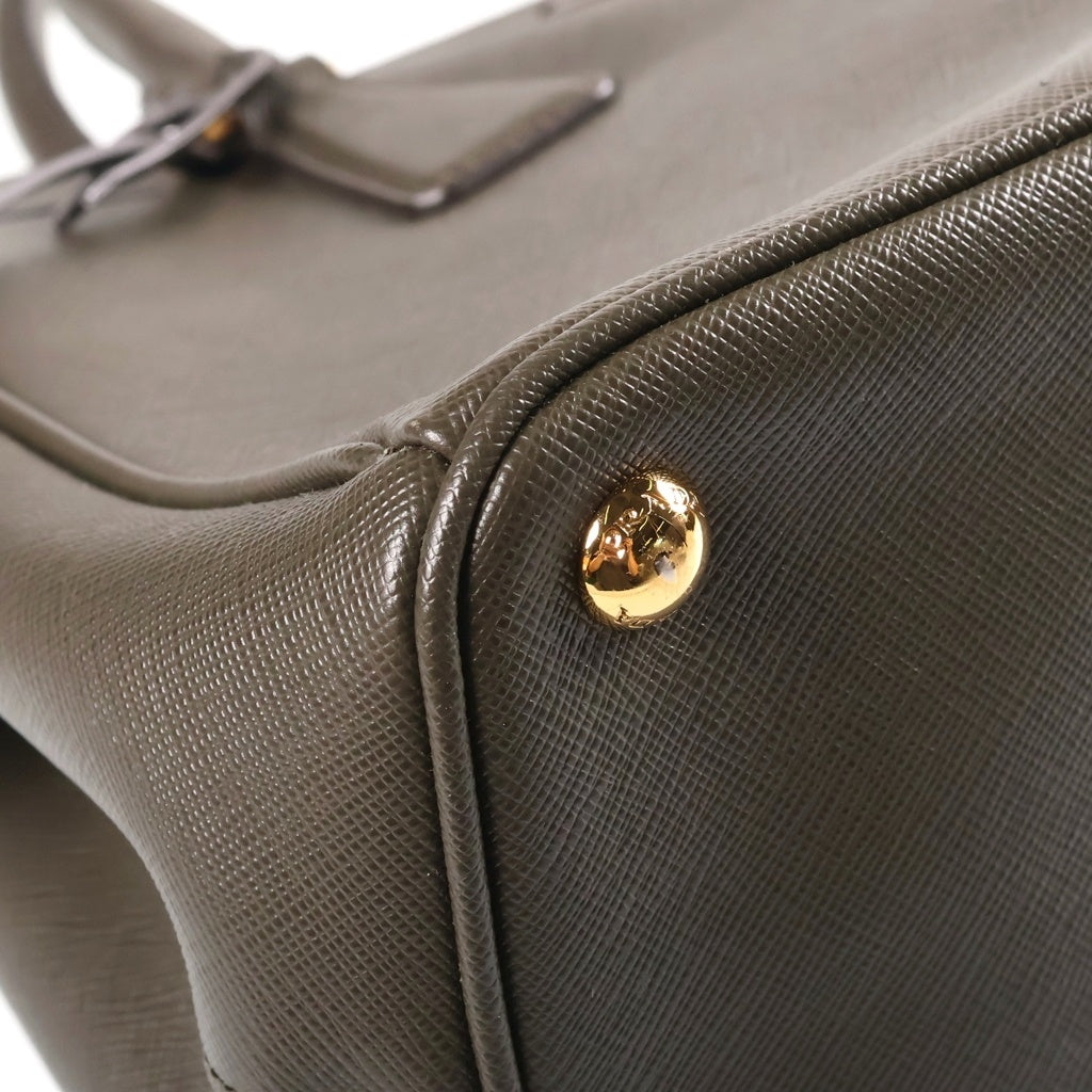PRADA(プラダ) ガレリア ミディアム サフィアーノ 2WAYハンドバッグ ショルダーバッグ カーキ レザー 1BA863 ゴールド金具 レディース