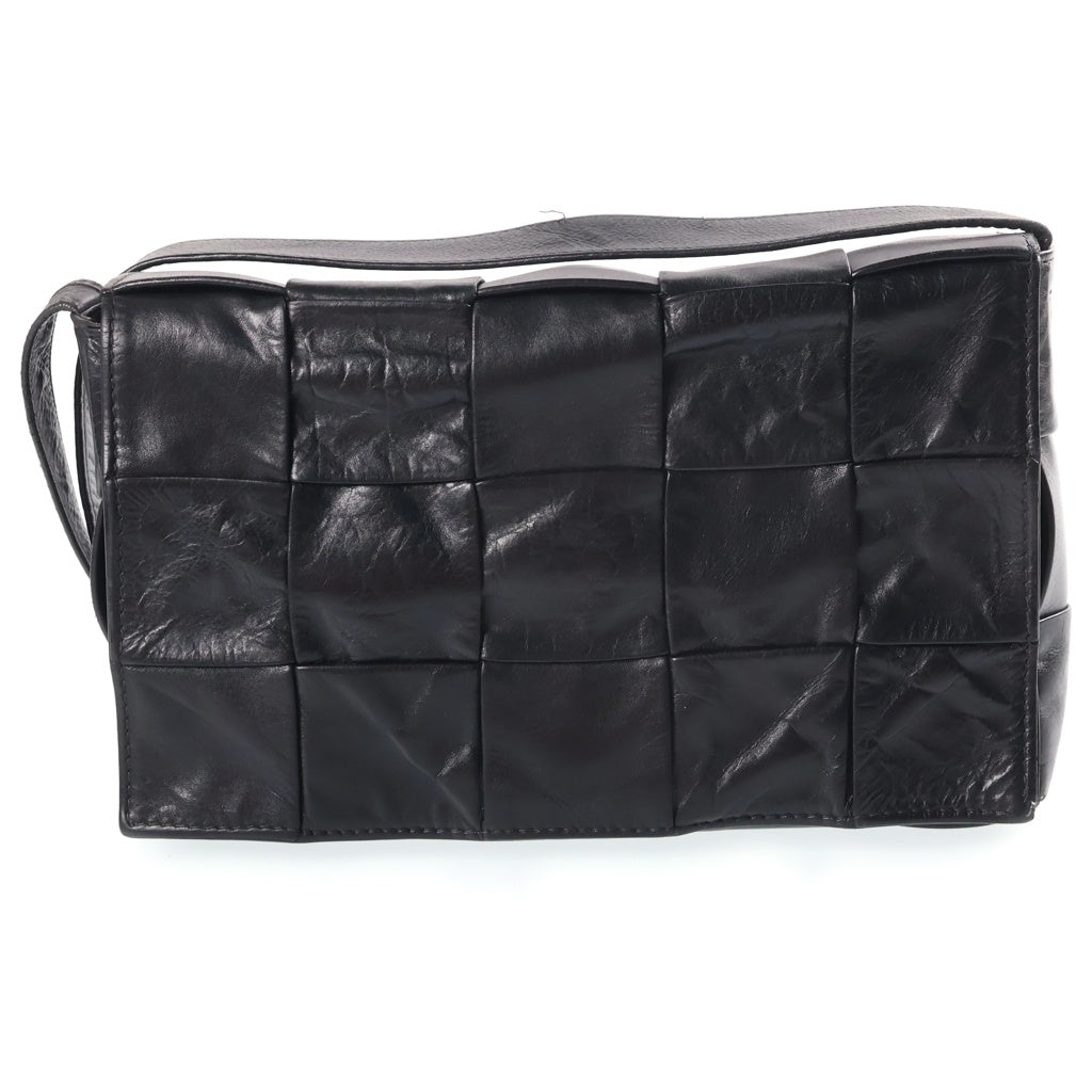 BOTTEGA VENETA(ボッテガヴェネタ) マキシイントレチャート カセット ショルダーバッグ ブラック レザー シルバー金具 レディース