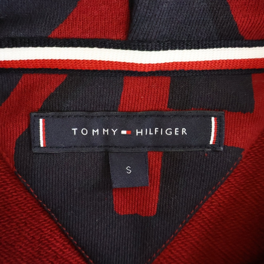 TOMMY HILFIGER(トミーヒルフィガー) Regular Fit Sweatshirt レギュラーフィットスウェットシャツ プルオーバーパーカー フーディー 総柄スペルロゴ ネイビー/レッド MW0MW20311