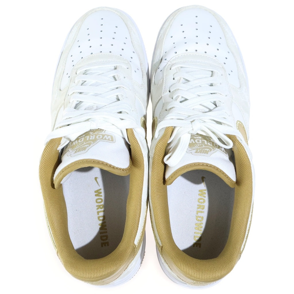 NIKE(ナイキ) WORLD WIDE PACK AIR FORCE 1 KATAKANA DA1343-170 ワールドワイドパック エアフォース1 カタカナ ローカットスニーカー ホワイト/ゴールド US10.5/28.5cm