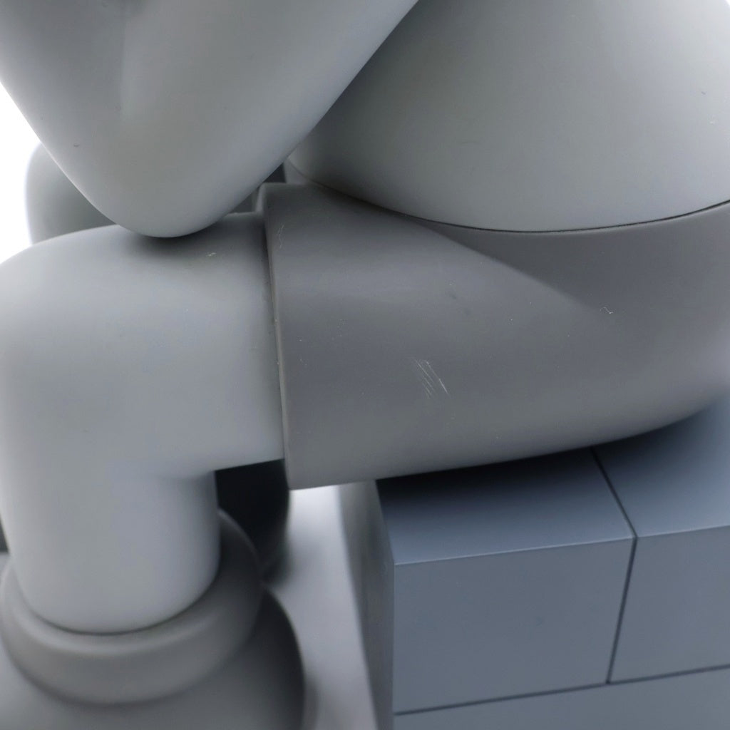 MEDICOM TOY(メディコムトイ) KAWS COMPANION OPEN EDITION PASSING THROUGH カウズ オープンエディション パッシングスルー フィギュア 人形 グレー