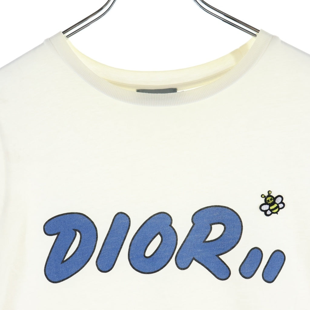 Christian Dior(クリスチャンディオール) ×Kaws カウズ ハチ刺繍 ロゴプリント クルーネック 半袖Tシャツ カットソー ホワイト 9EBO23TEEA