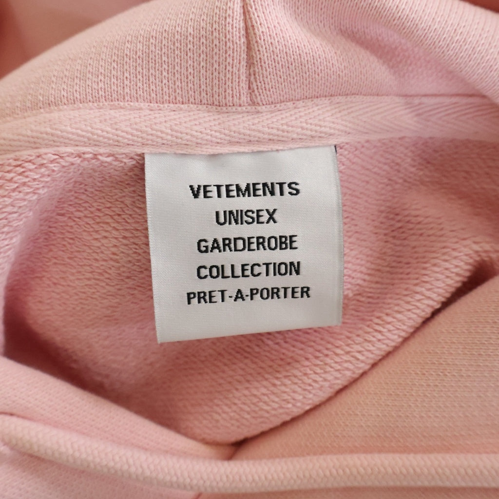 VETEMENTS(ヴェトモン) 22SS LOGO LABEL HOODIE ロゴプリント スウェット プルオーバーパーカー ピンク UE52TR380P