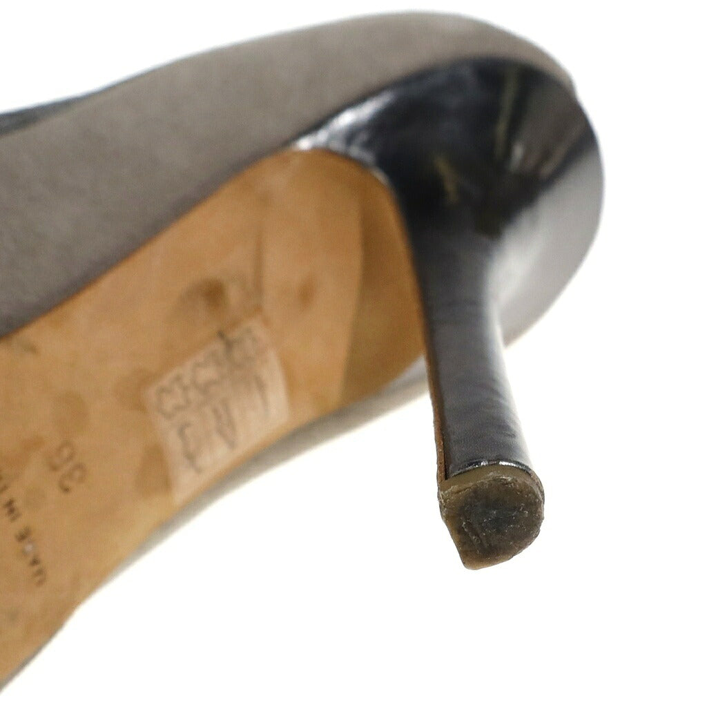 Christian Dior(クリスチャンディオール) Dロゴチャーム メタリック スエードコンビレザー ヒール パンプス シューズ シルバー/グレージュ レディース