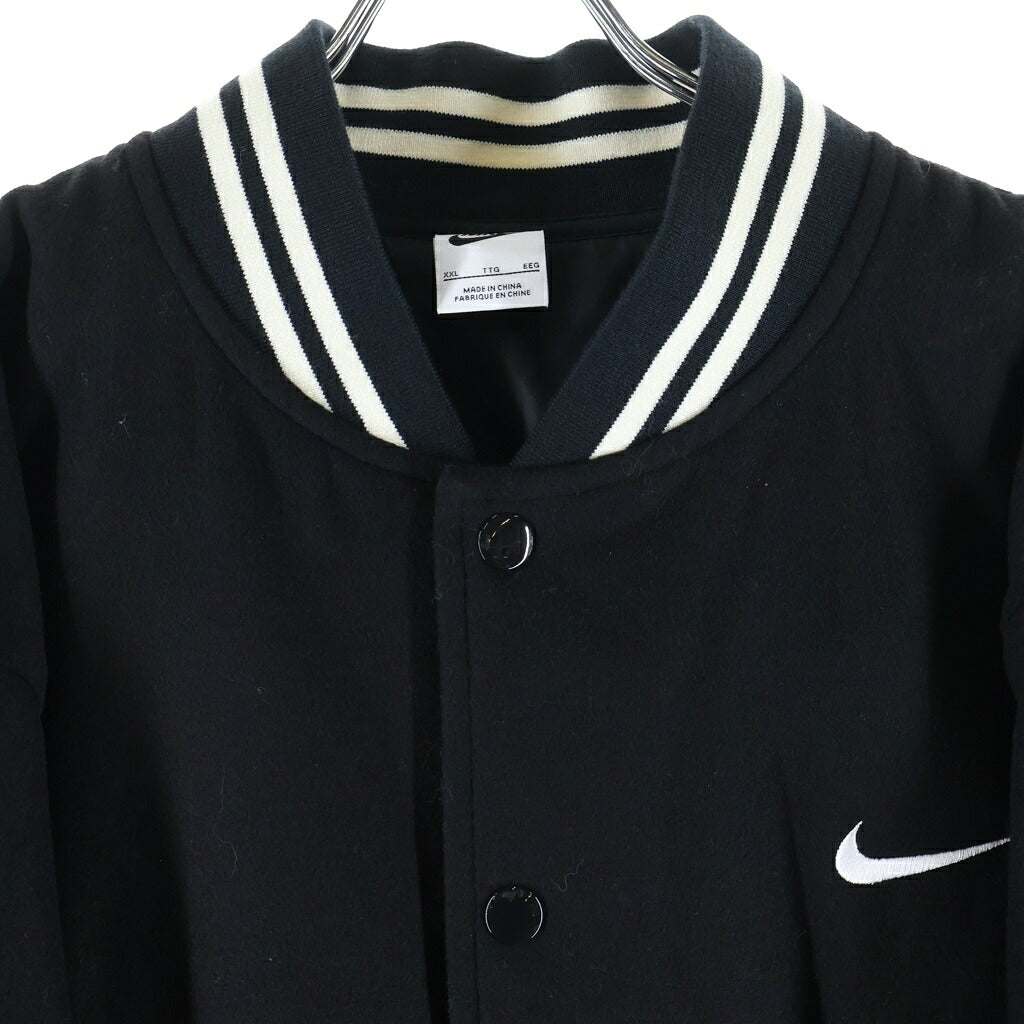 NIKE(ナイキ) VARSITY JACKE ロゴデザイン ボタン スタジアムジャンパー スタジャン ブラック HQ3277-010
