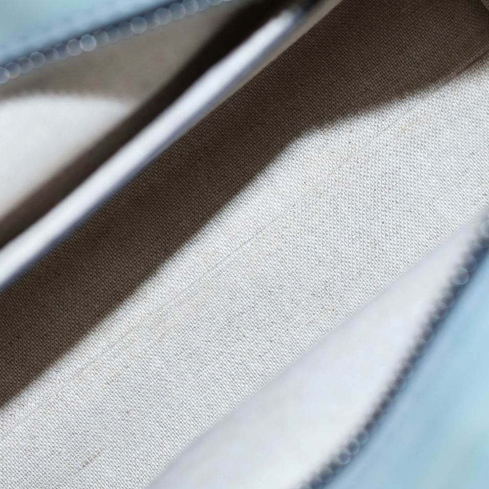 Berluti(ベルルッティ) カリグラフィ ジュルナリエ メッセンジャーバッグ ショルダーバッグ ブルー レザー シルバー金具 レディース