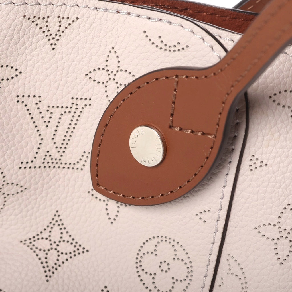 LOUIS VUITTON(ルイヴィトン) ヒナPM マヒナモノグラム レザーショルダーバッグ ベージュ/ブラウン M55551 レディース