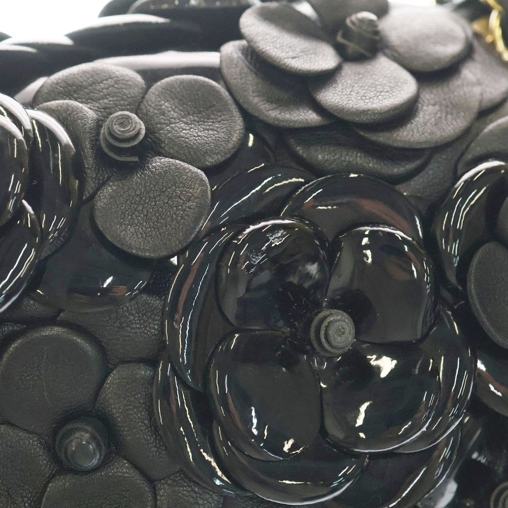 CHANEL(シャネル) マトラッセ25 カメリア Wチェーン Sフラップ 黒 ラムスキン GD金具 20983716 Gカード レディース